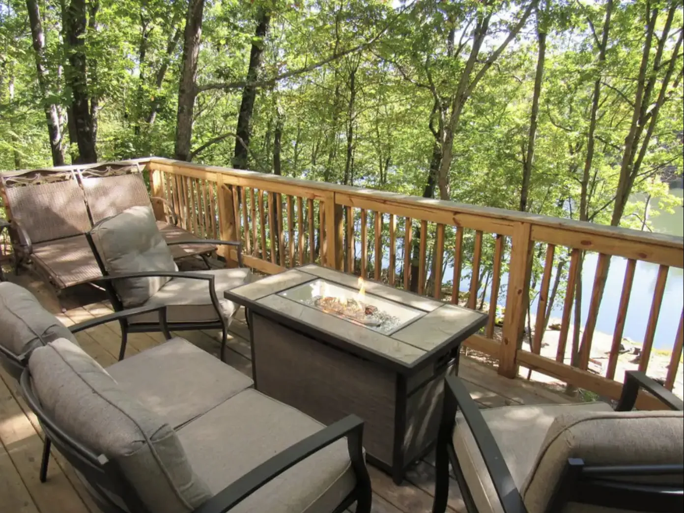 Family-friendly lakefront getaway